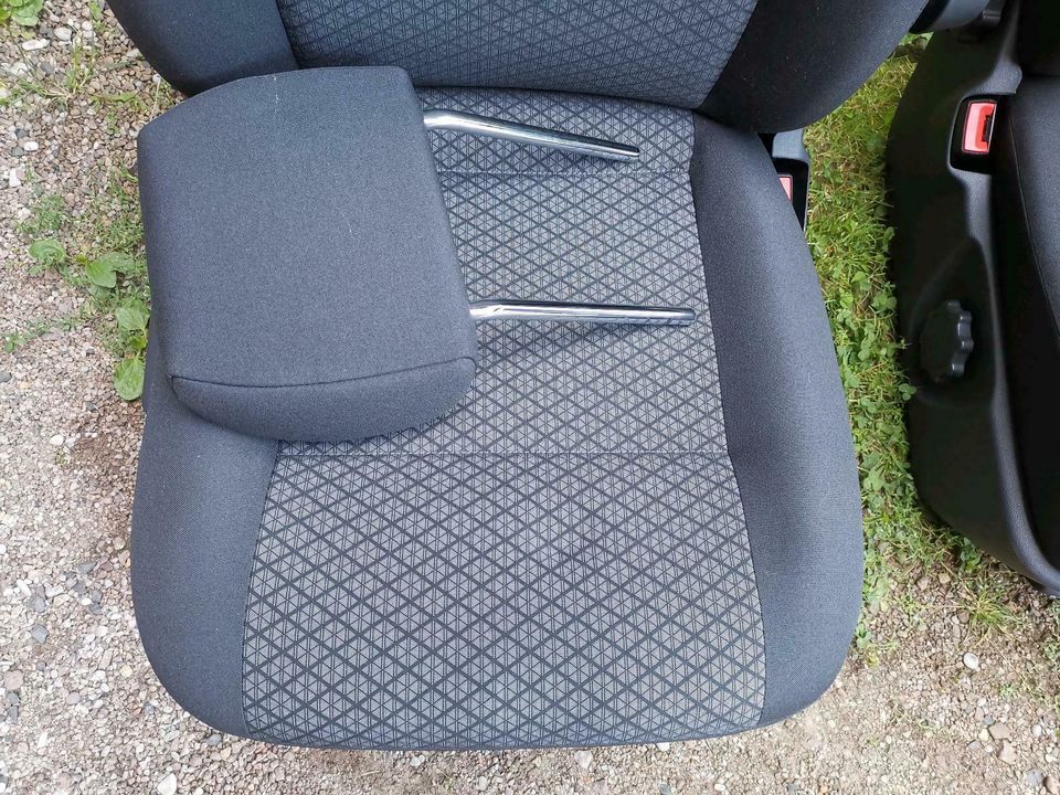 VW T6 T6.1 T5 Sitz Fahrersitz Beifahrersitz Armlehnen Sitzheizung in Erfurt