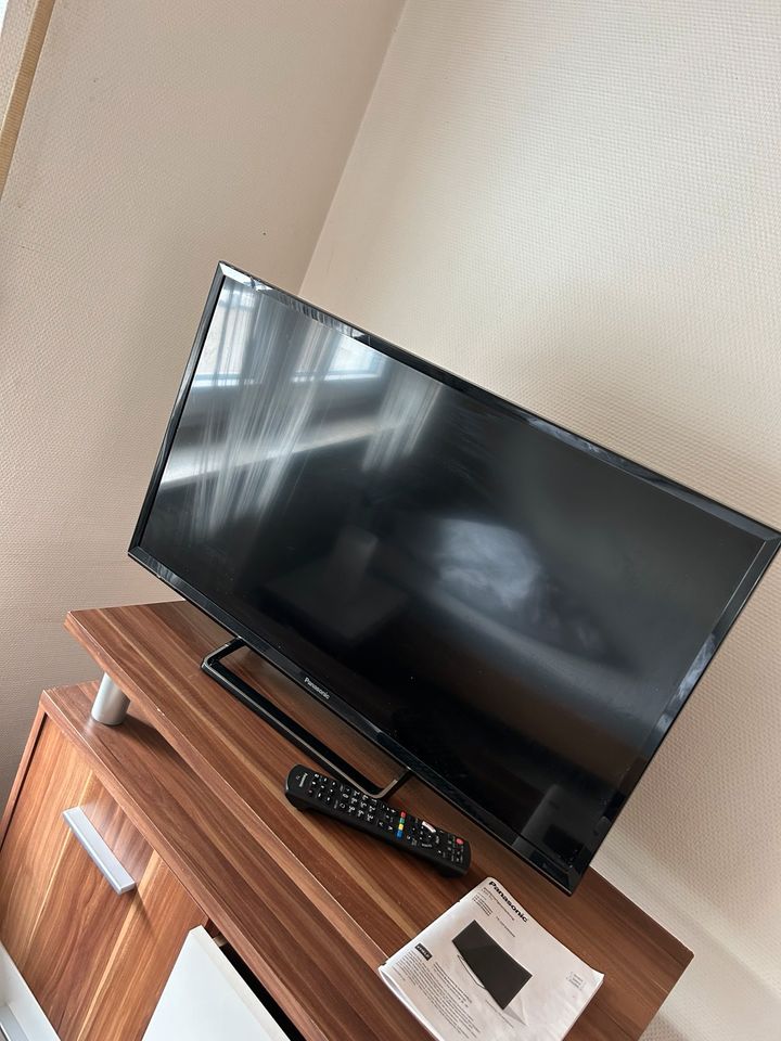 Panasonic smart TV Fernseher 80cm Diagonale in OT Weiher
