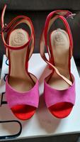 Guess Plateau Sandale gr.38 Neu Pink Rot Niedersachsen - Hameln Vorschau