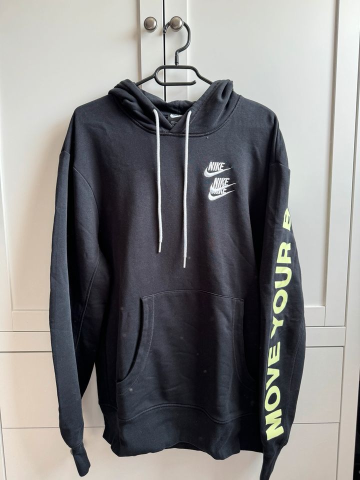 Nike Hoodie in Prenzlau