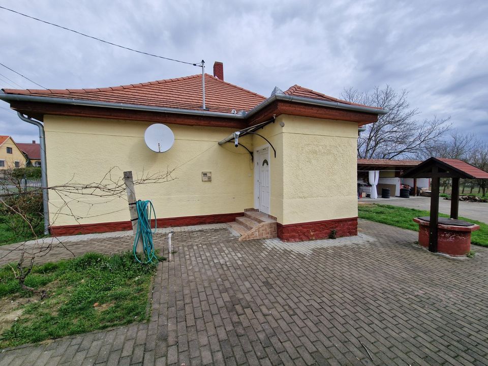 Kehidakustány: (AAAB) Frisch saniertes Landhaus in ruhiger Lages des Thermalbades CM084 in Dresden