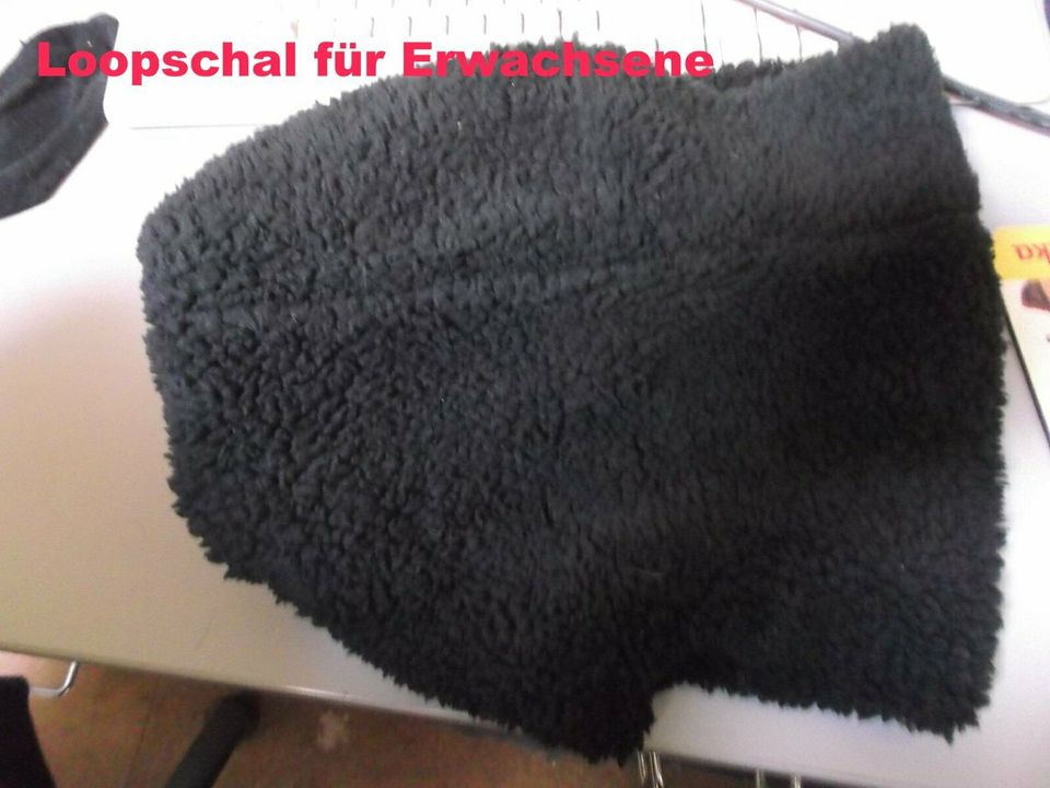 Neues kuschliges Set aus Loopschal und passender Mütze für Damen in Templin