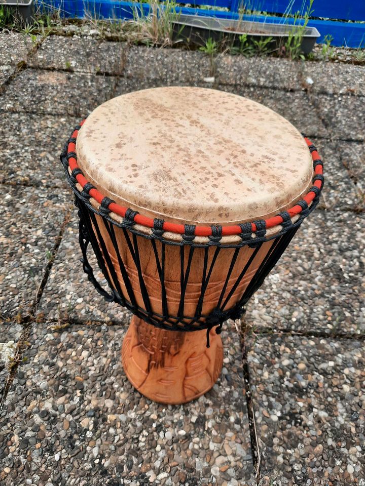 Original Große Afrikanischen Trommel in Königsbrunn