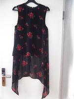 Damen Long Top schwarz mit roten Rosen - Gr. 38 Only Niedersachsen - Lehrte Vorschau