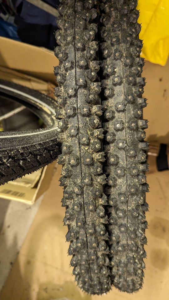 Winter Spikes Reifen für Mountainbike 54-559 26er in Hamburg