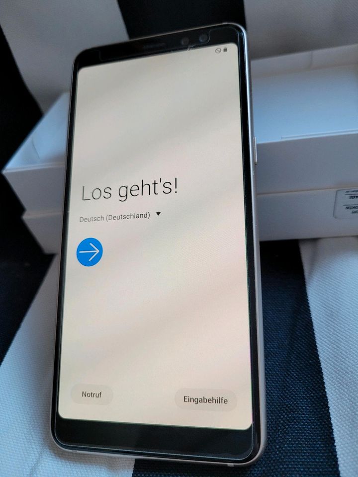 Samsung Galaxy A8 Duos 32 GB 2018 Android OVP Gold in Essen