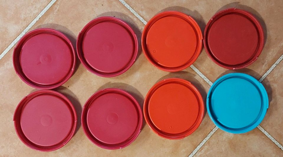 Tupperware Ersatzdeckel f. runde Eidgenossen / 7 Trinkbecher in Mildstedt