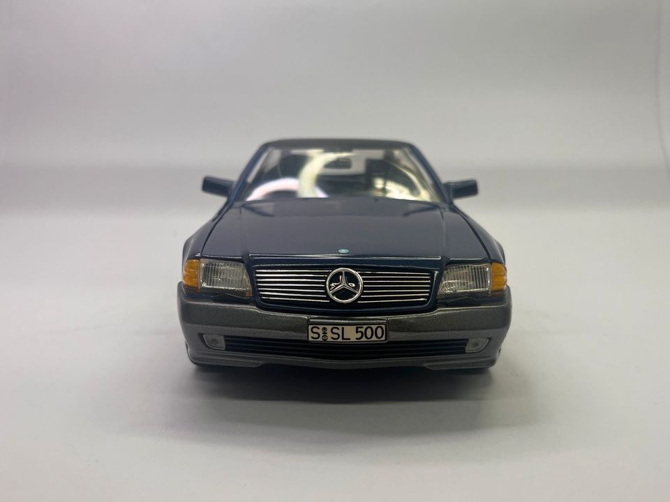 Modellauto Revell- Mercedes Benz 500 SL 1:18 Top Zustand! in Neuhausen ob Eck