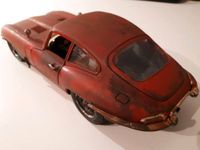 Jaguar E-Type Serie 1 Coupé 1:18 Bburago - gealtert Baden-Württemberg - Schwetzingen Vorschau