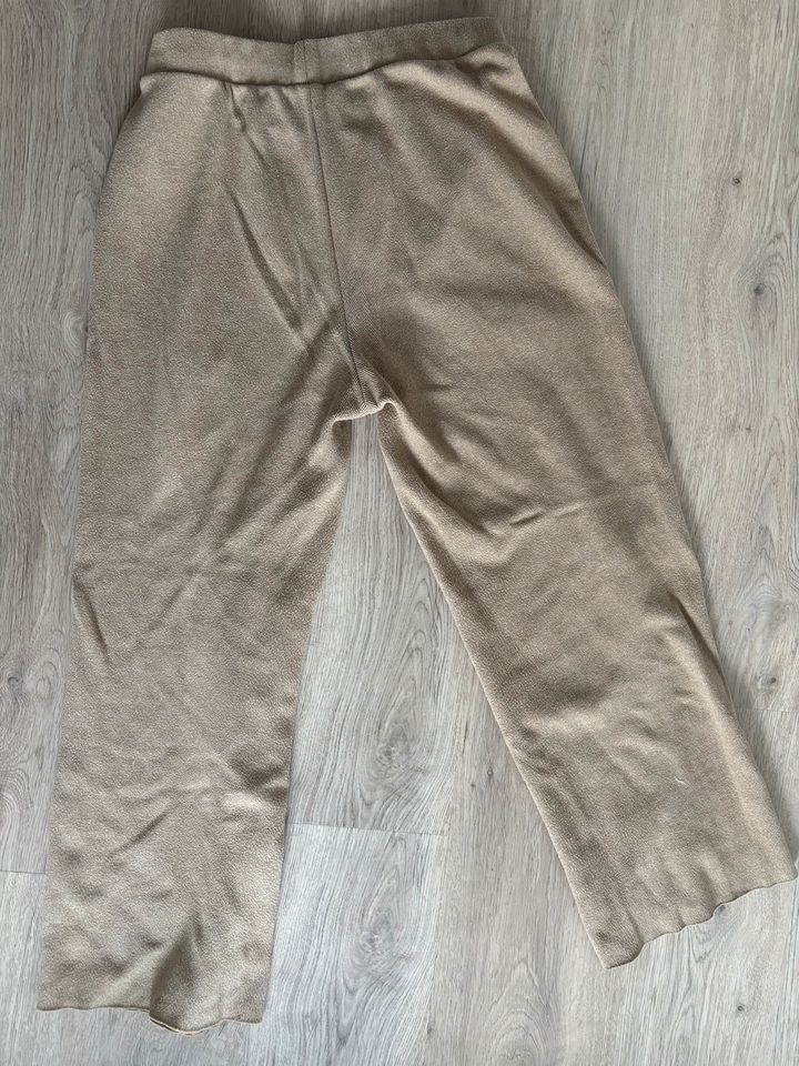 Zara Hose in beige in Düsseldorf