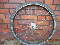 Biete ein komplettes Vorderrad 28" mit Shimano Nabendynamo Niedersachsen - Oldenburg Vorschau