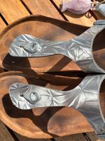 Schöne Damen BIRKENSTOCK Sandalen Gizeh 40 Leder silber TOP Nordrhein-Westfalen - Weilerswist Vorschau