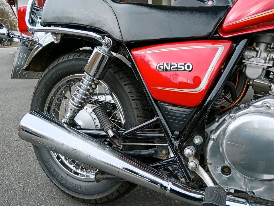 Suzuki GN 250 TÜV neu in Siegen