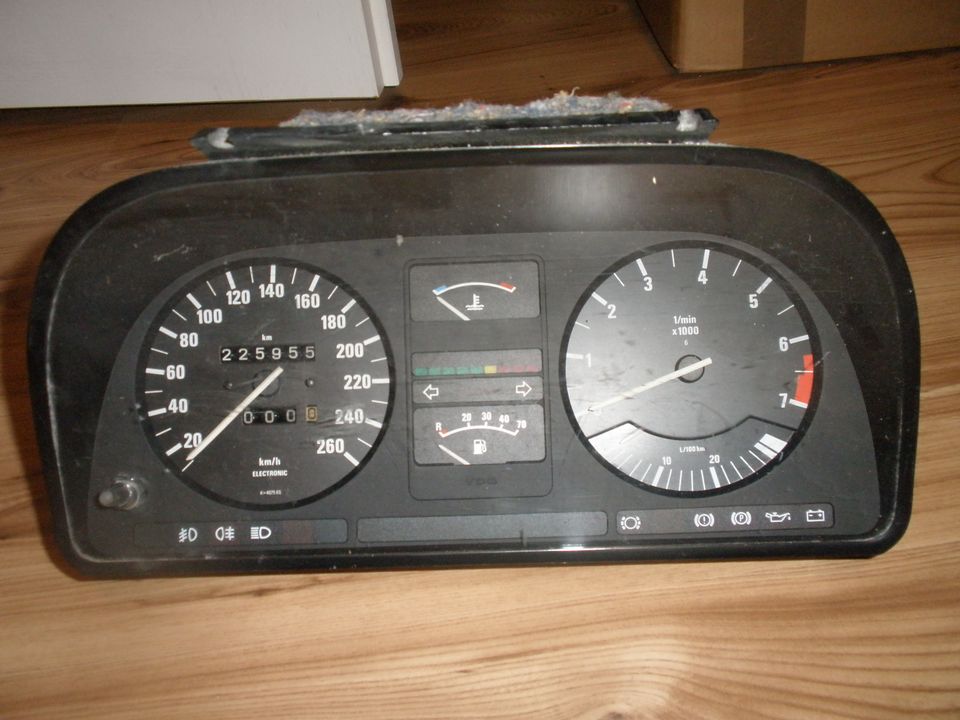 BMW E28 Tachoeinheit Cockpit 535i M535i bis 260 km/h DZM usw. in Grafenau