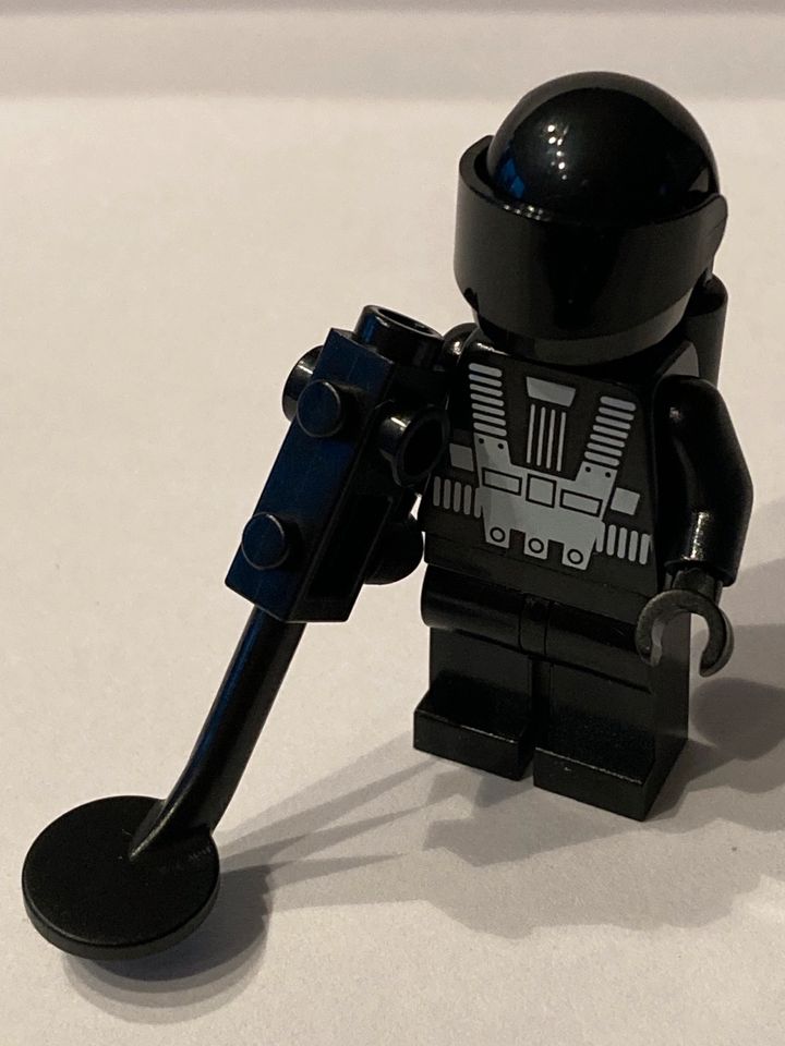 Neu Lego Minifigur Blacktron 40580 Space Konvolut Steine in Fürstenfeldbruck