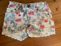 Jeans Shorts weiß mit Blumenmotiv H&M Gr. 140 Niedersachsen - Quakenbrück Vorschau