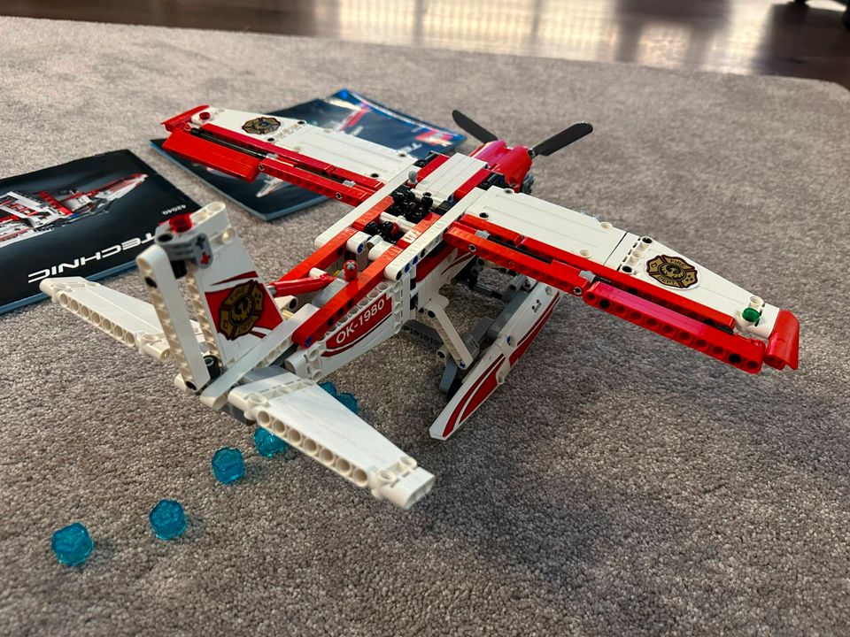 Lego Technic 42040 Löschflugzeug in Wuppertal