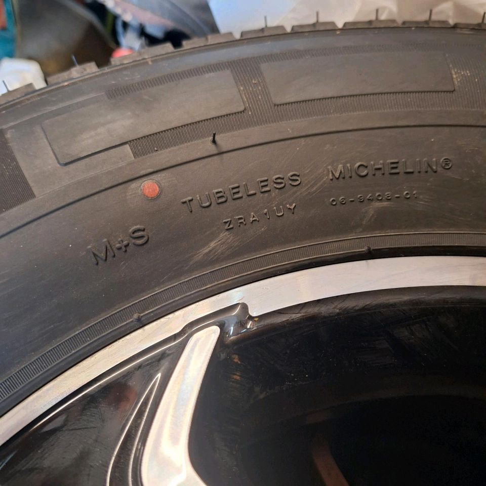 Michelin M+S 225/75 R 16 Wohnmobilreifen auf Alufelgen in Kreuztal