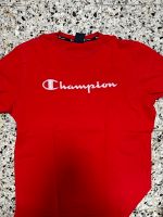 Champion T-Shirt in Rot mit Champion Schrift Baden-Württemberg - Weinheim Vorschau