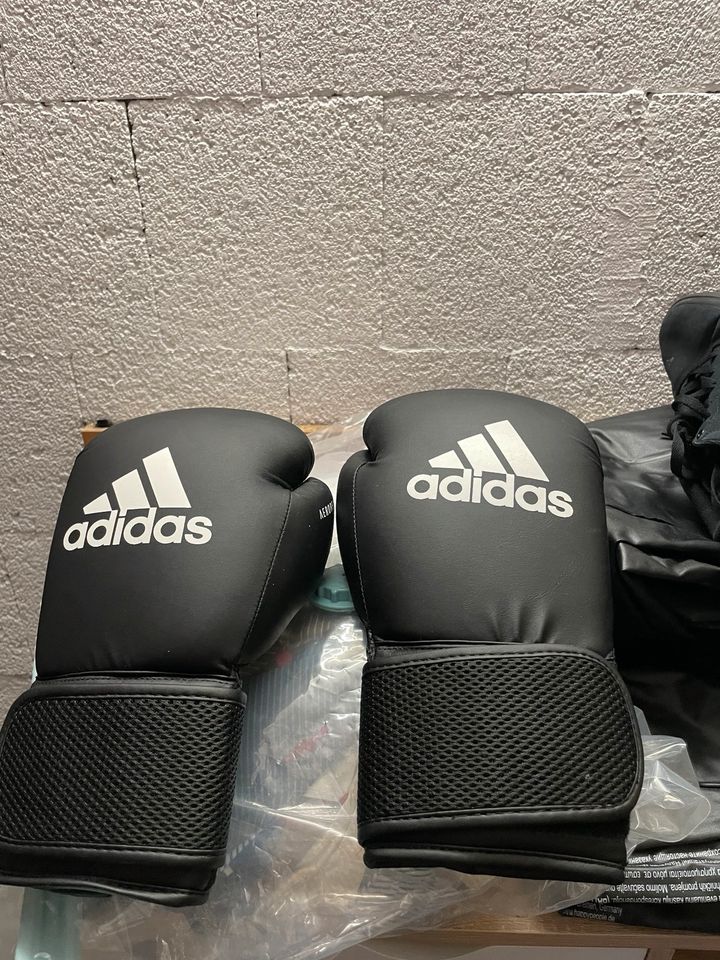 Adidas Boxhandschuhe in Bonn