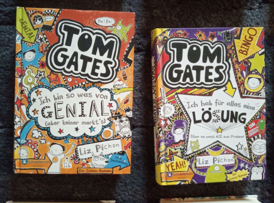 Neuwertige Gebundene Ausgabe Tom Gates  9 Bücher Hardcover in Marsberg