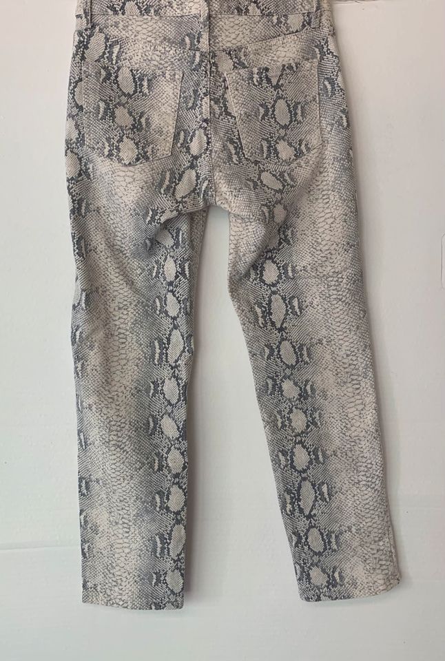 MNG Mango Woman Jeans 7/8 Länge Animalprint Gr. 36 - TOP! in Koblenz