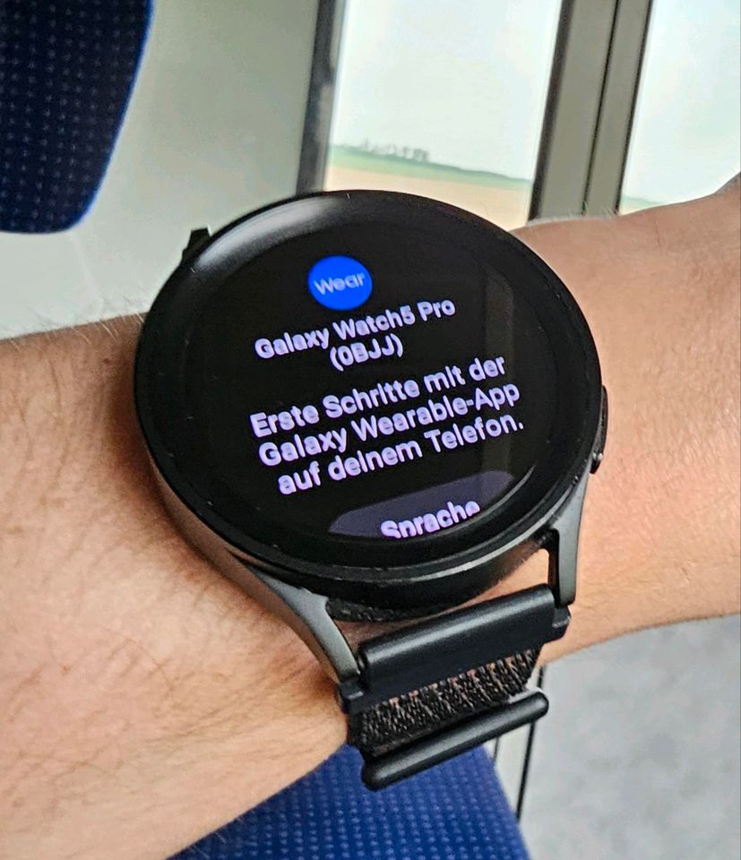 Samsung Galaxy Watch 5 Pro 45mm Schwarz Titan Sportarmband GPS in Leipzig