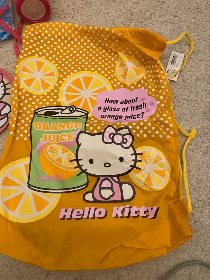 „Hello Kitty Set“ Shirt 134 Tasche Beutel Strumpfhose Tasse Telle in Berlin