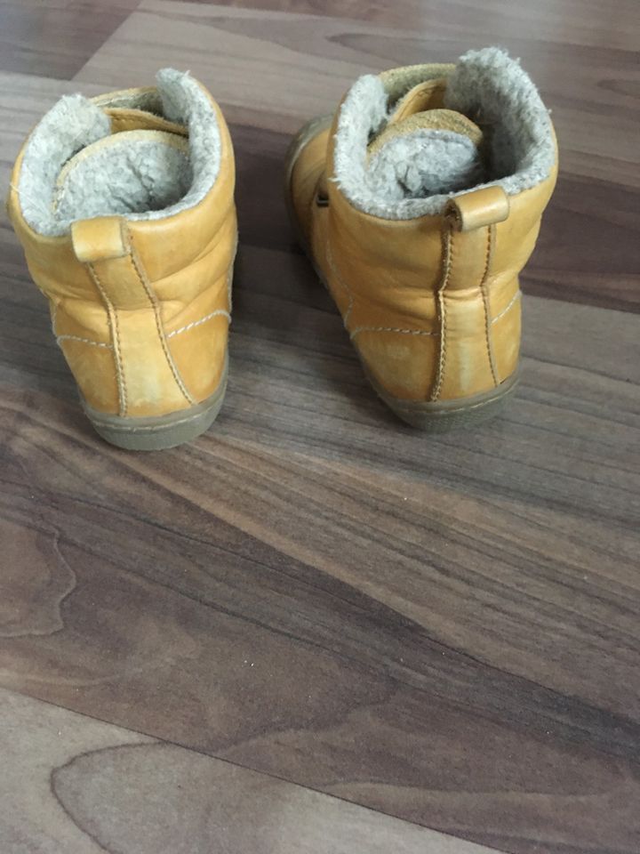 2x Naturino 22 bubble gelb Lammfell Boots Winter Frühling Schuhe in Elchingen