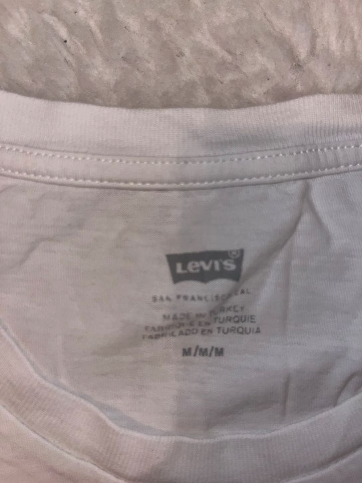 Levis shirt weiß M in Leitzkau
