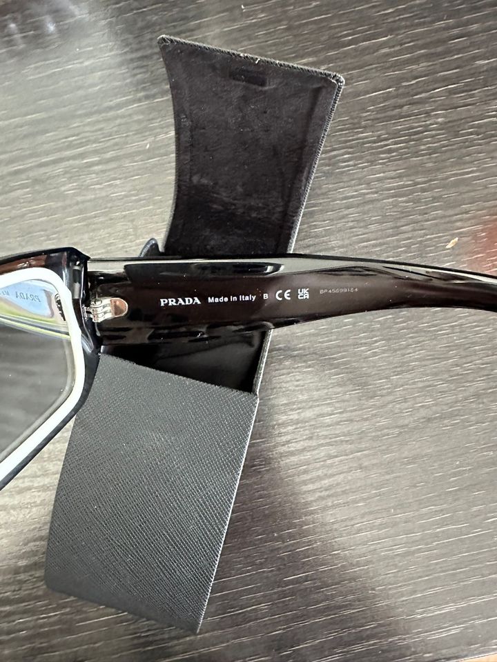 Sonnenbrille Prada SPR06Y in Holzheim