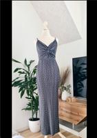 Schönes figurbetontes Kleid v. Asos Gr. S grau blau Plissee Nordrhein-Westfalen - Netphen Vorschau