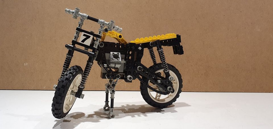 LEGO TechniC Enduro 8838 in Ladbergen