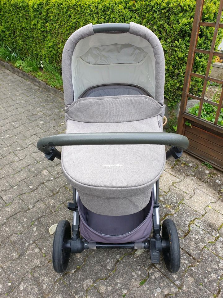 Baby- und Kinderwagen Kombi in Korb