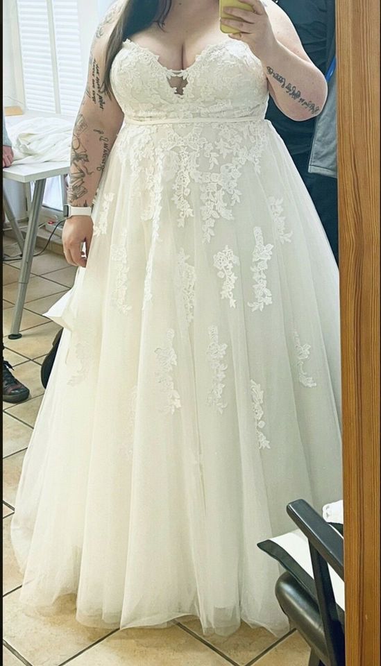 Curvy Brautkleid | Hochzeitskleid | Plus-Size | XXL | 50 in Heilbad Heiligenstadt