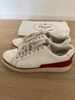 Prada Sneaker Leder weiß/rot 39,5 Frankfurt am Main - Sachsenhausen Vorschau