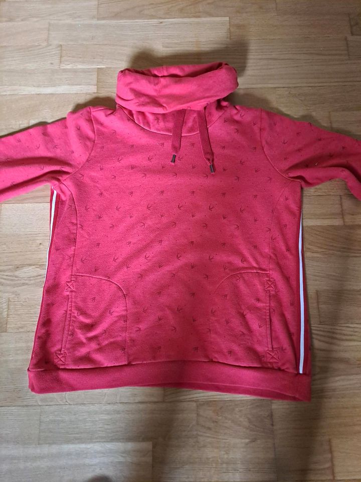 Reduziert Hoddie rot Gr 44 in Stemwede