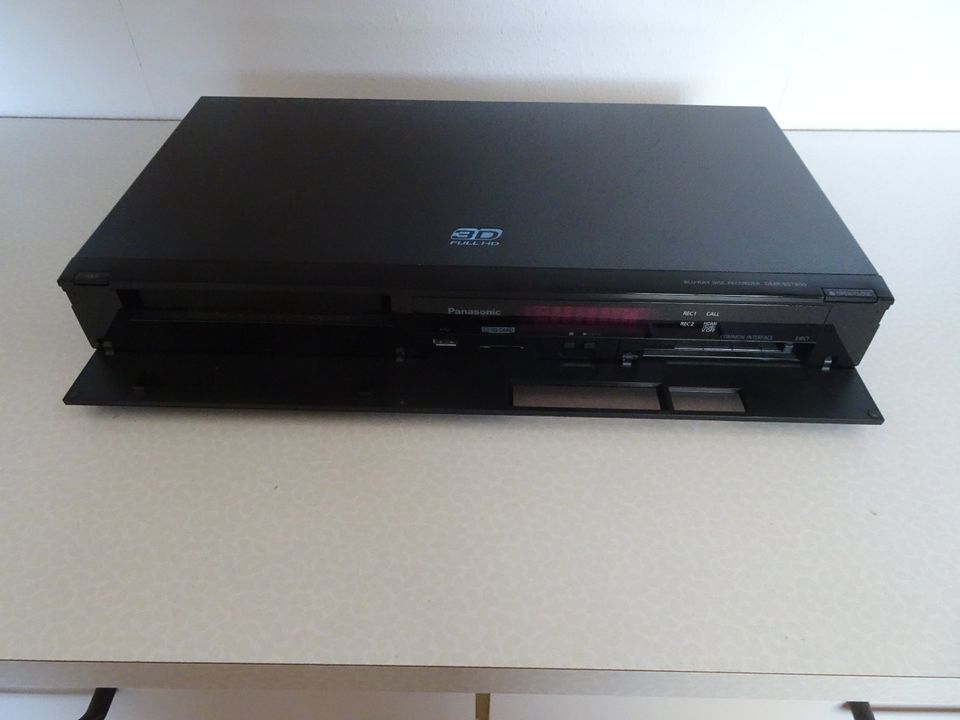 Panasonic DMR-BST800 3D Blu-ray Disc Recorder in Wennigsen
