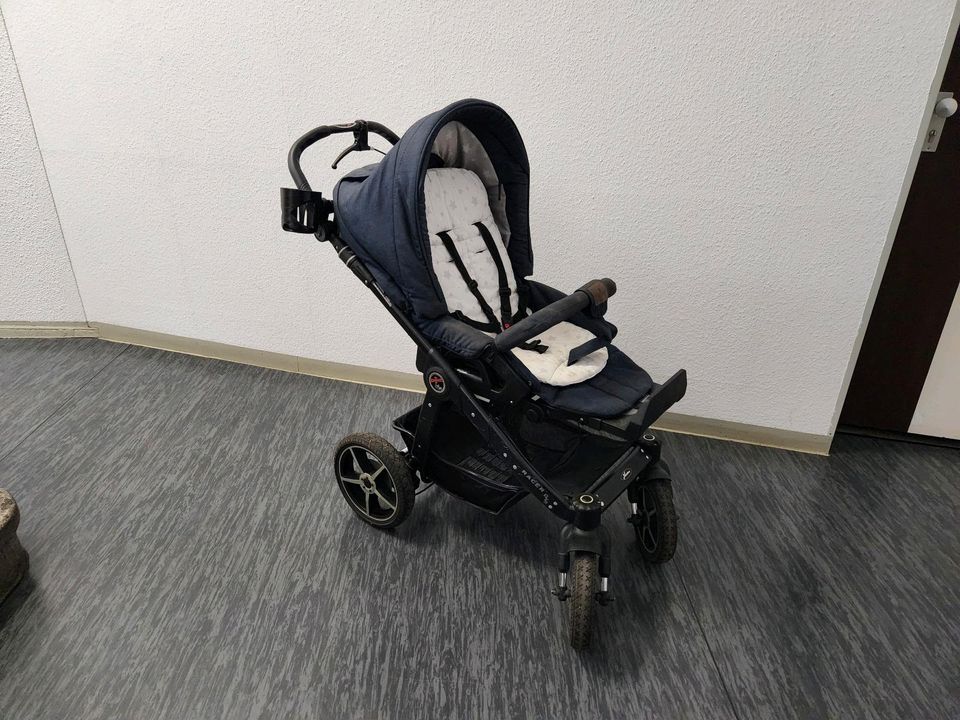 2 in 1 Kinderwagen (Babywanne / Sportsitz) in Berlin