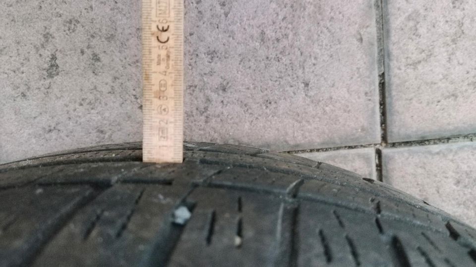 4 Winterreifen auf Stahlfelgen 215/60 R17 in Lam