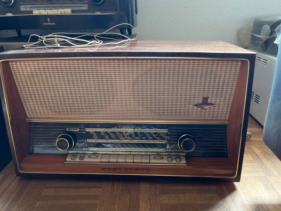 5 alte Röhrenradios Lorenz, Siemens, 2x Nordmende, Lumophon in Merzenich