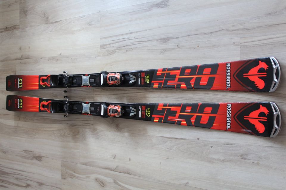 Gebrauchte Schi ROSSIGNOL HERO Carve Limited 157cm R11m in Wedel