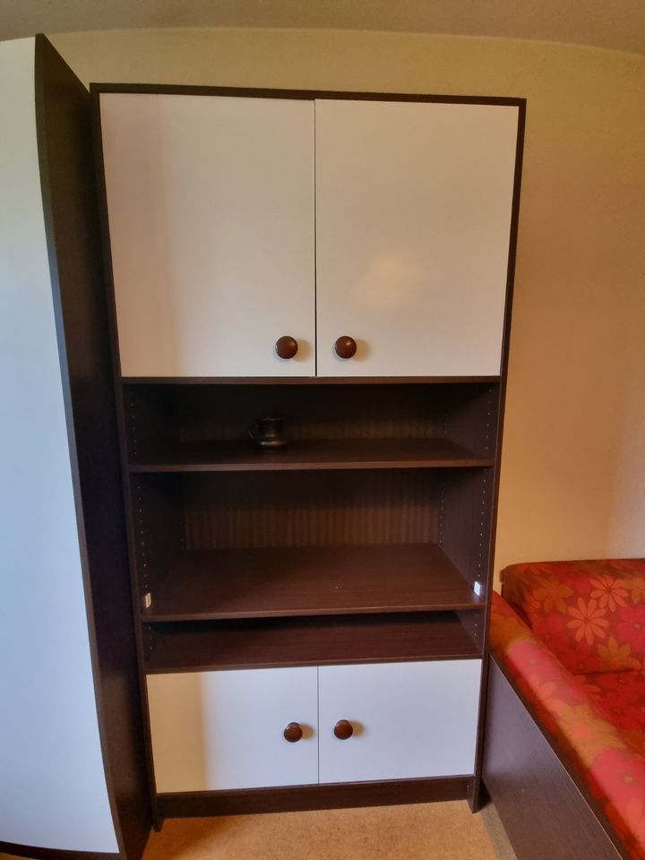 Wohnwand, Bett/Sofa und Kleiderschrank Set in Anhausen