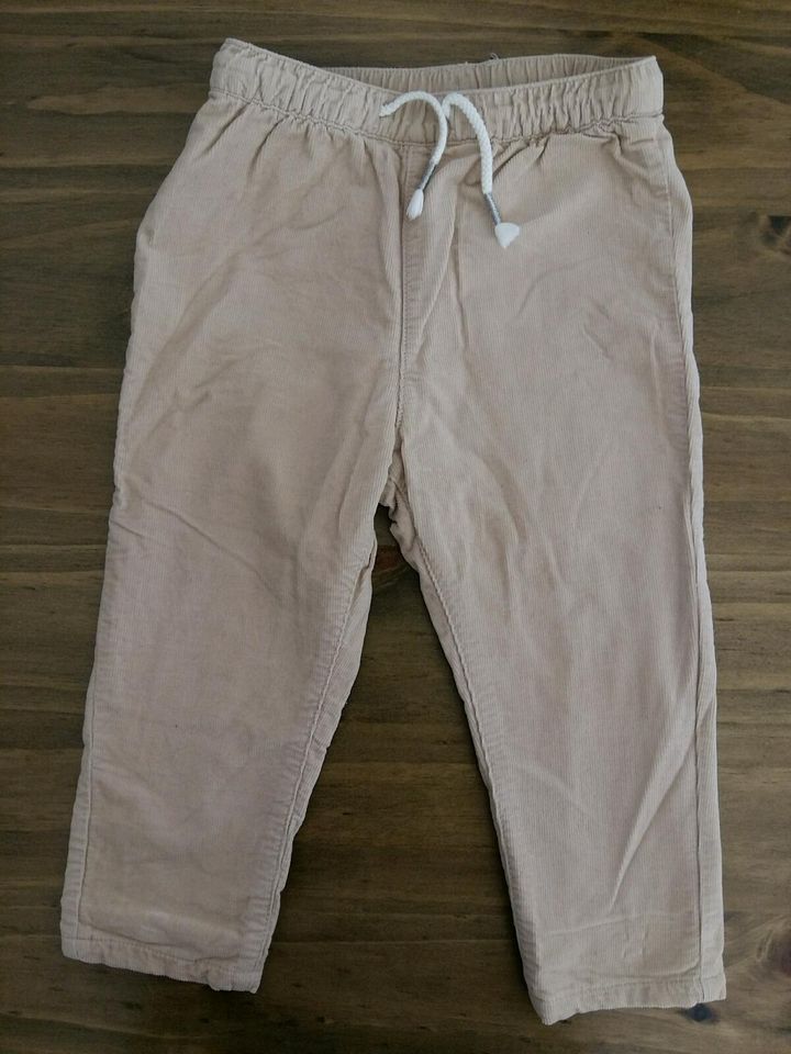 H&M Hose Gr. 80, Cordhose, Mädchen, leicht gefüttert in Schwedt (Oder)