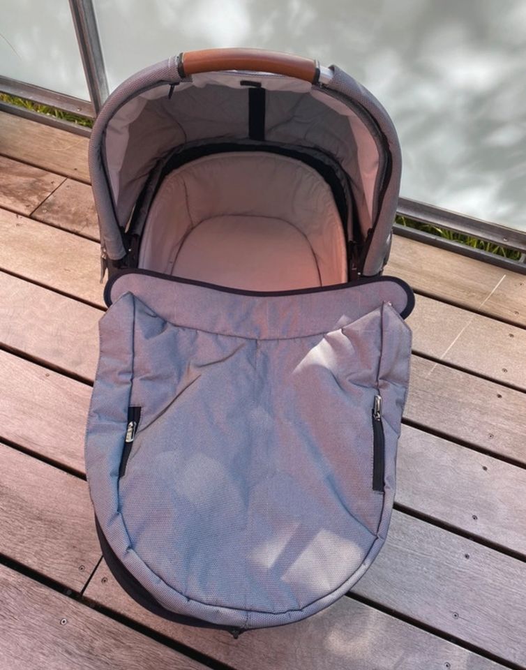 Mutsy Igo Urban Nomad Kinderwagen 7-teilig in München