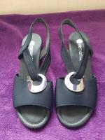 NEU! Sandalen mit kleinem Absatz von  Remonte (Gr. 38) Berlin - Mitte Vorschau
