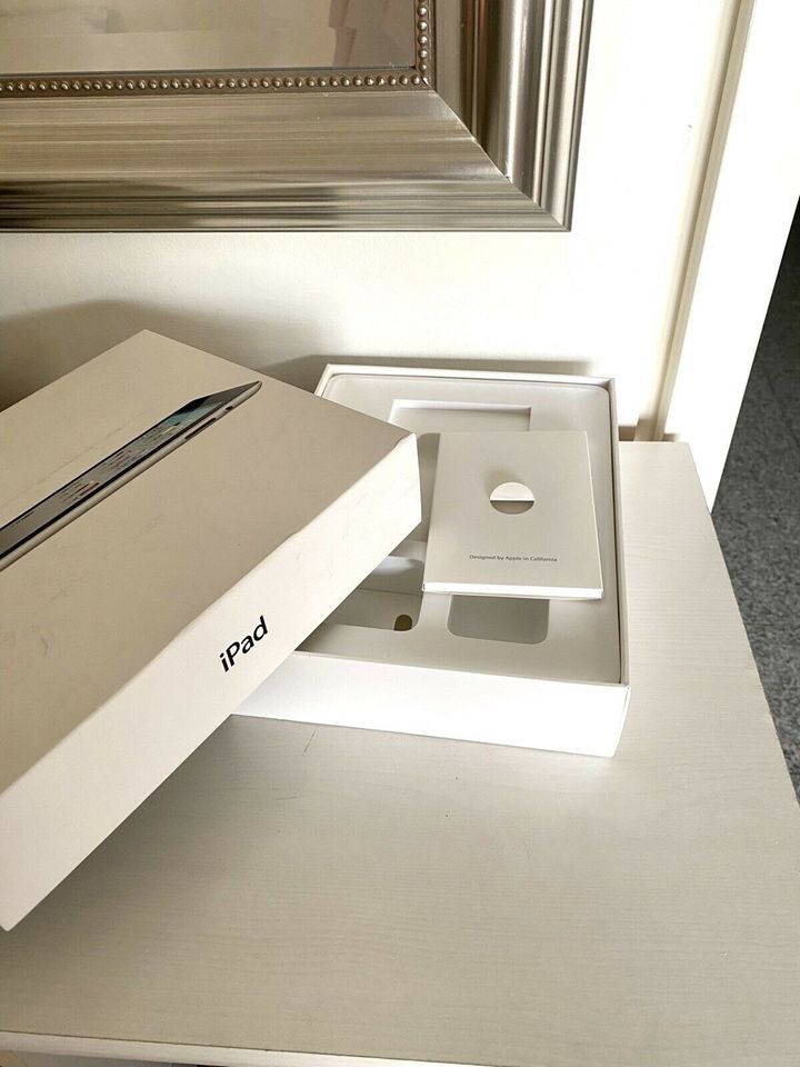 iPad und iPhone original leere box verpackung in Frankfurt am Main