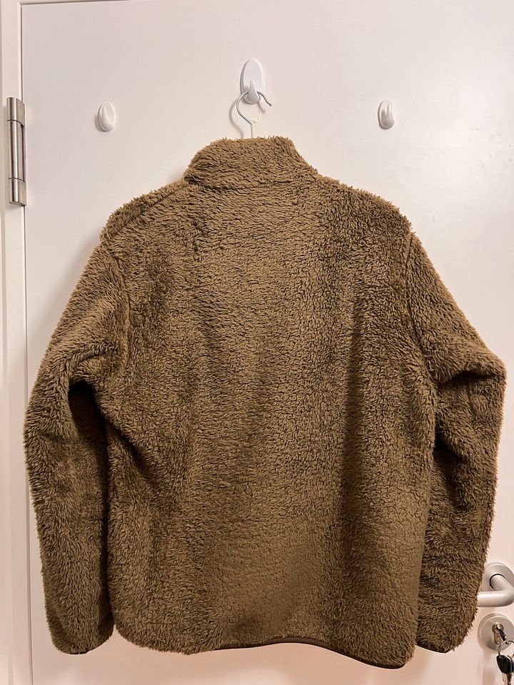 Uniqlo Teddy Fleece Jacke Gr. S Olive Grün in München