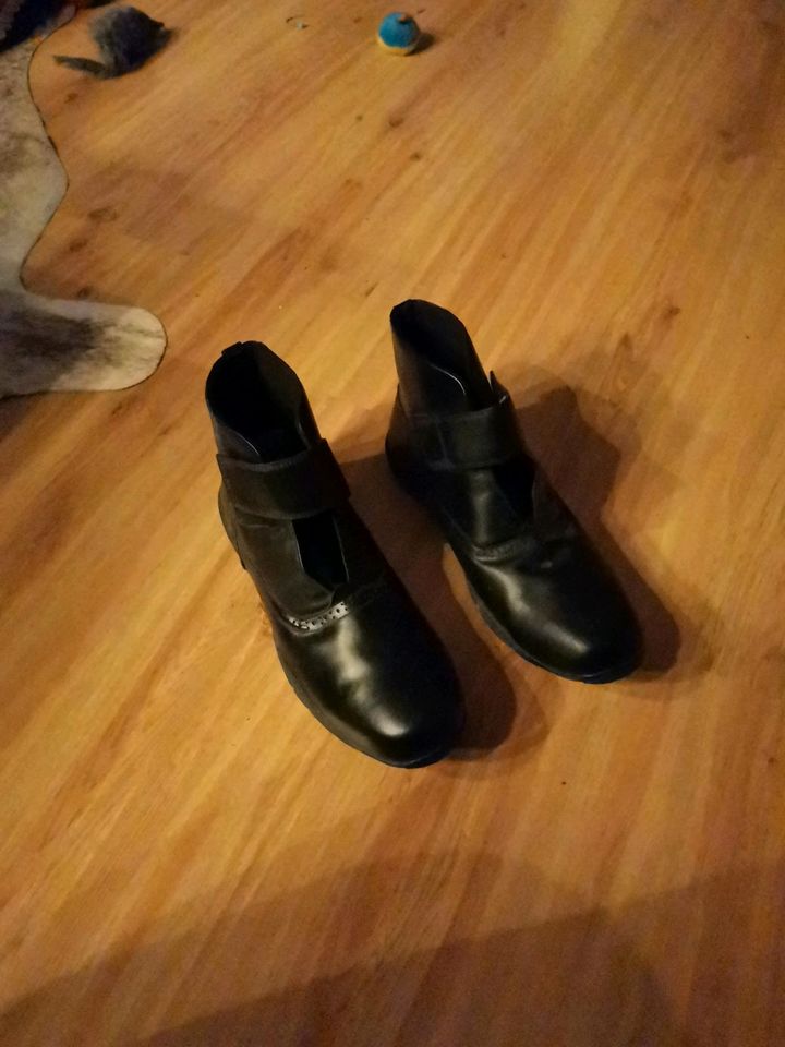 Herren Schuhe 43 zu verkaufen in Erlensee