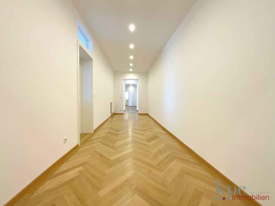 Altbaujuwel mit 163m² Wfl. im Herzen Schwabings! Balkon! EBK!  Kaminofen! Lift! Befristet! in München